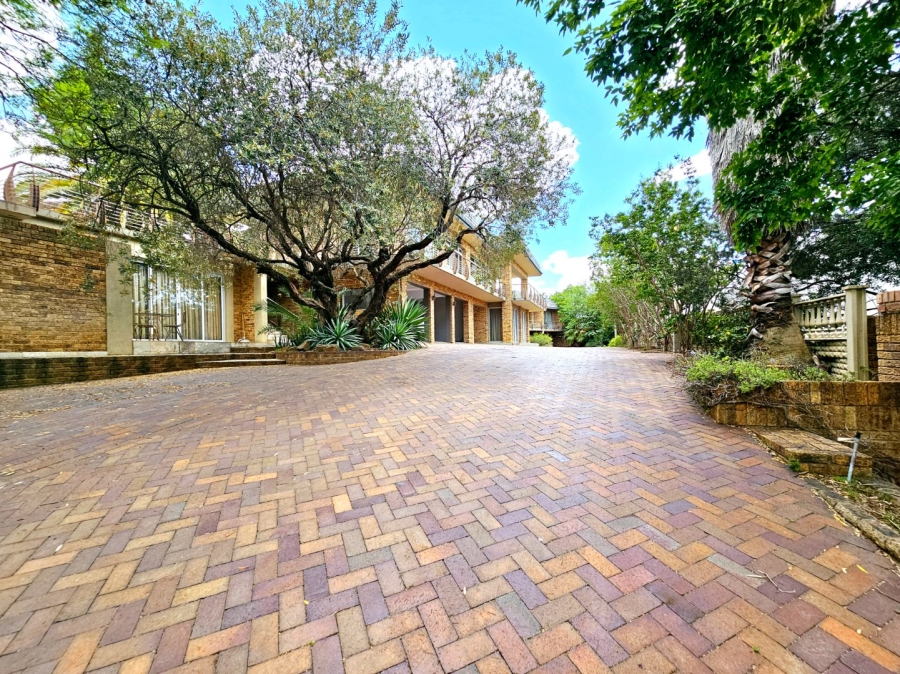 8 Bedroom Property for Sale in Waverley Free State